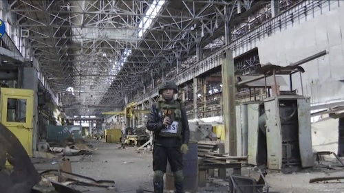 凤凰直击 俄乌特种兵亚速钢铁厂内激战 俄军发现多个地道出口